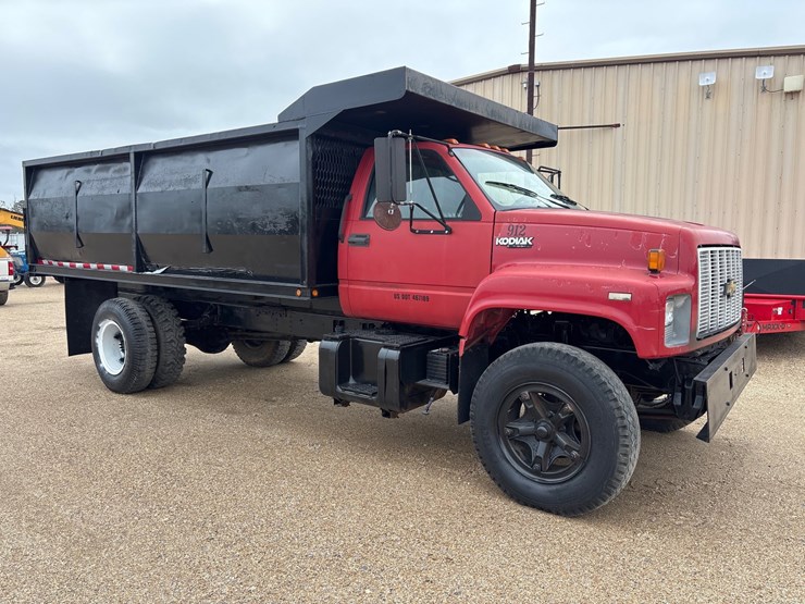 #1851-•-1991-chevrolet-kodiak-truck-image-2