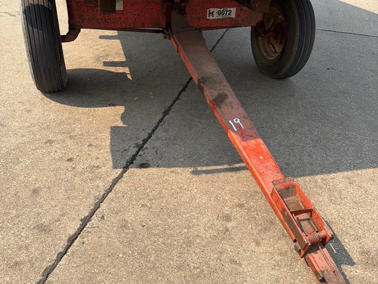lindsay-14ft-front-unload-silage-wagon-image-9