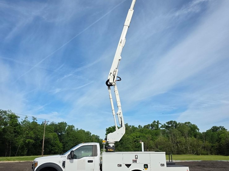 ford-f550-image-5