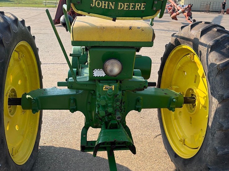 john-deere-b-image-9