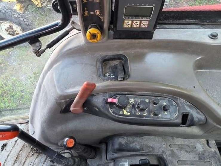 case-ih-jx100u-image-55