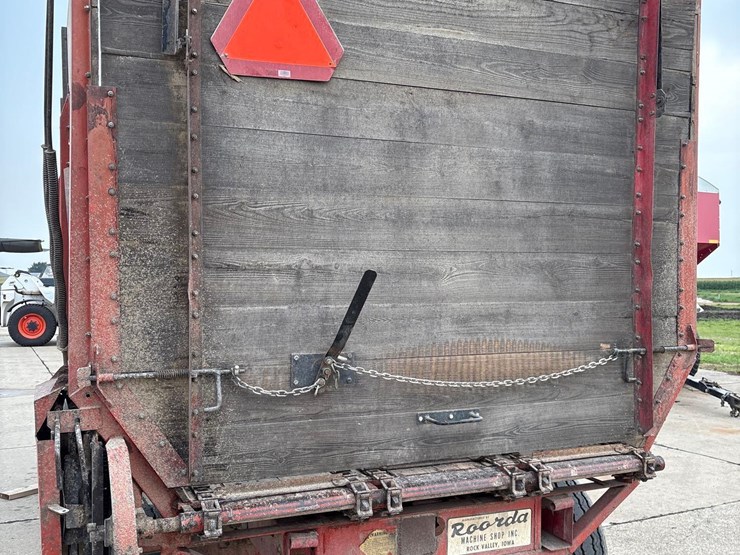 roorda-16ft-rear-unload-silage-wagon-image-5