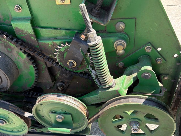 john-deere-630f-image-9