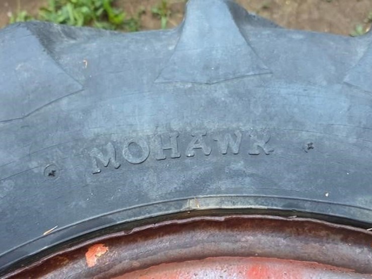 2-13.6-28/12-28-tractor-tires-&-rims-image-6