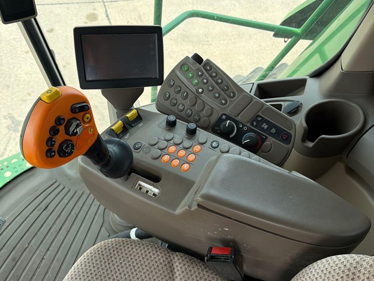 2012-john-deere-s680-image-60