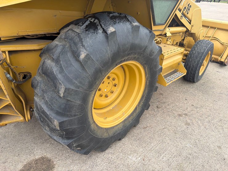caterpillar-416-image-23
