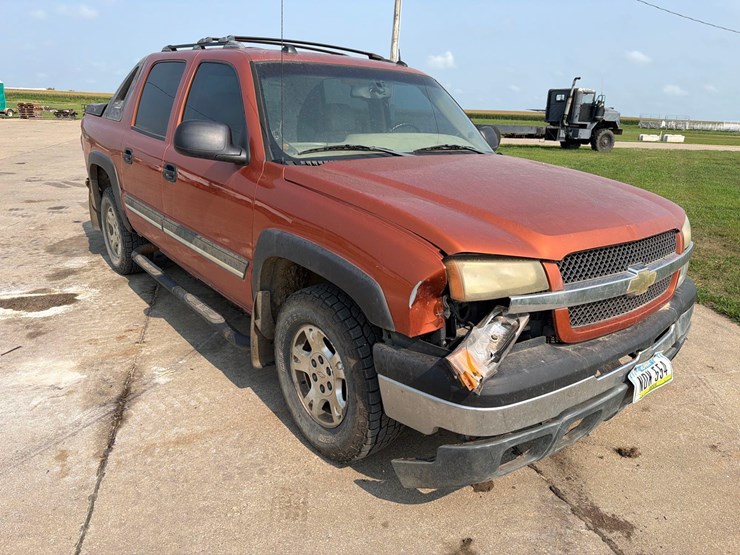 2005-chevy-avalache-1500-pickup-image-3