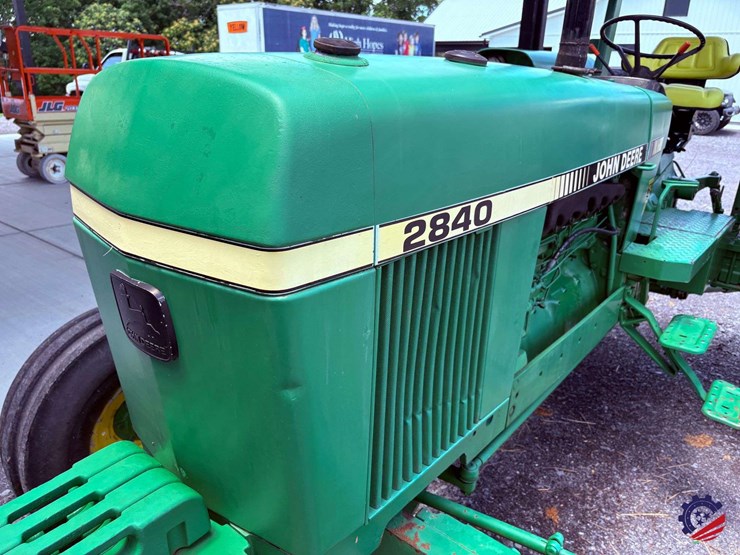 john-deere-2840-image-18