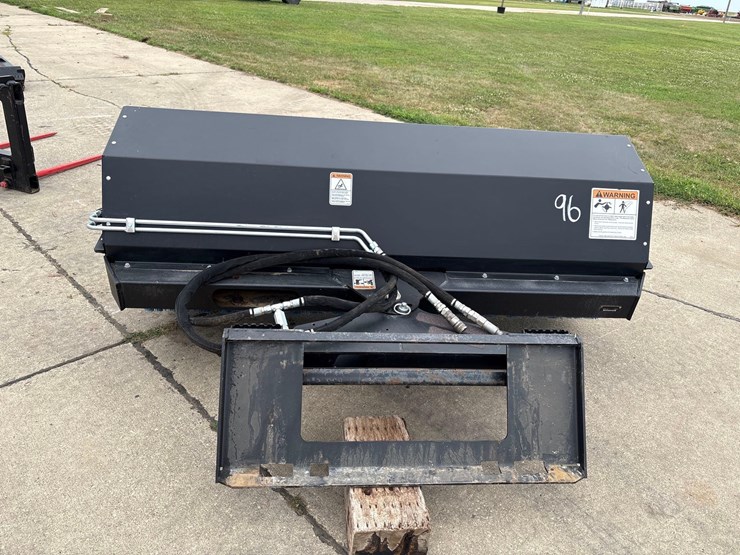 eskine-7ft-hydraulic-skidloader-broom-image-5