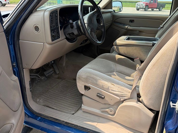 2004-chevrolet-silverado-1500-image-40