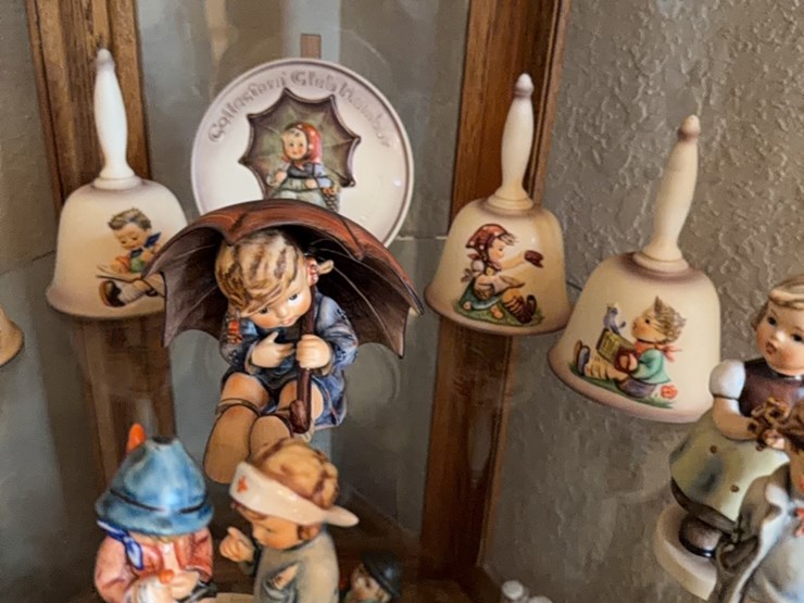 goebel,-west-germany-pieces.--winning-bidder-takes-everything-(-10-pieces)-image-11