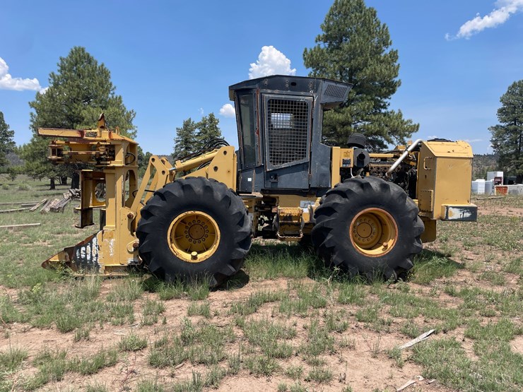 2010-caterpillar-553-image-1
