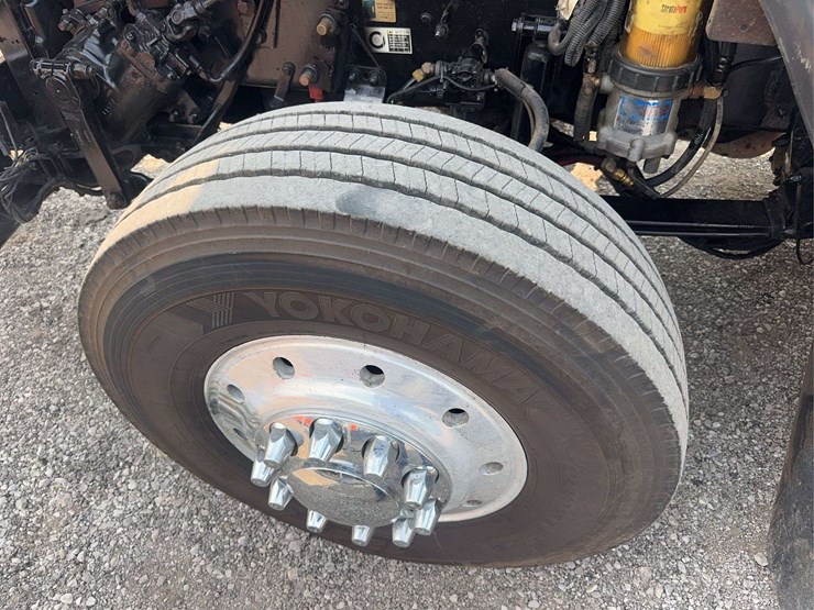 2012-kenworth-t800-image-28