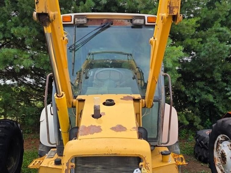 new-holland-555e-image-30