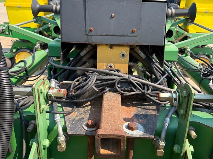 1994-john-deere-7200-image-42