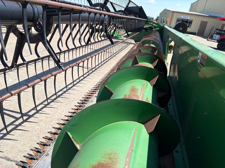 john-deere-630f-image-31