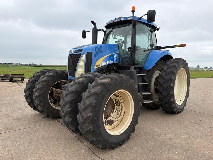 2009-new-holland-t8050-image-1
