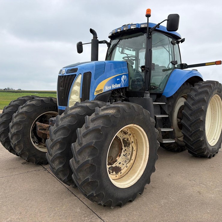 2009 NEW HOLLAND T8050
