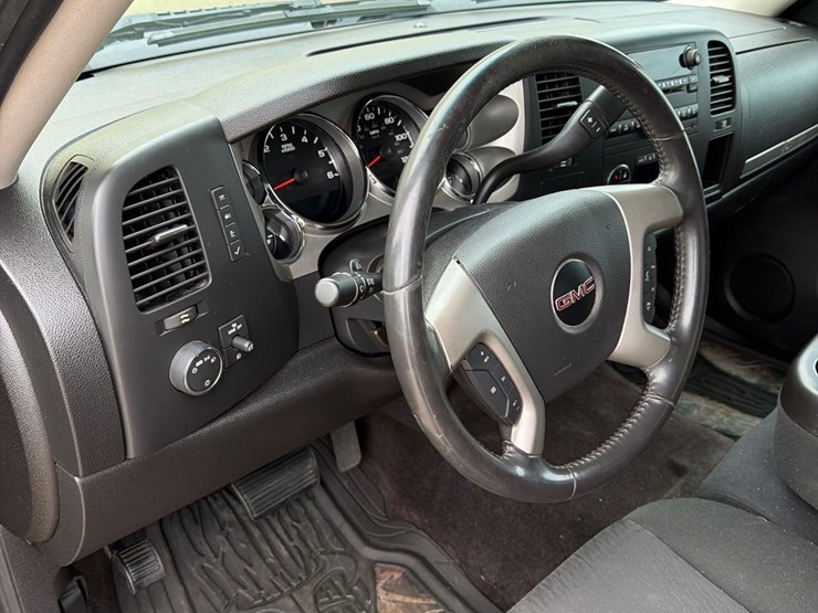 2012-gmc-sierra-1500-image-40
