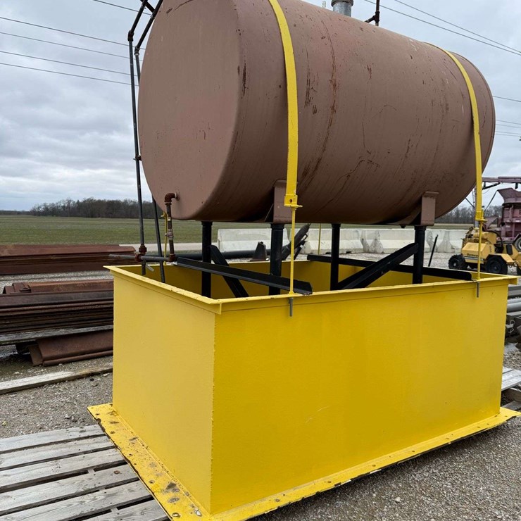 500 Gal Fuel Tank