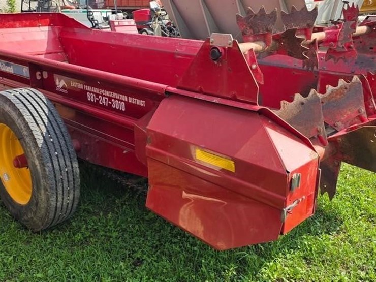 2019-new-holland-165-image-3
