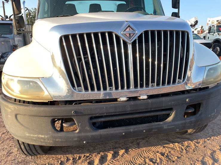 2003-international-durastar-4200-image-15