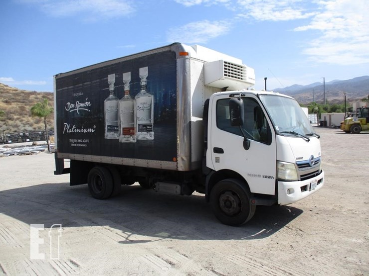 2015-hino-195h-image-2