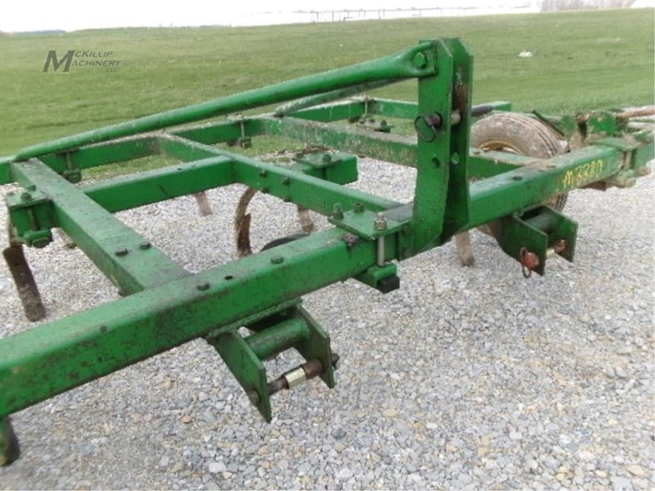 john-deere-100-image-7