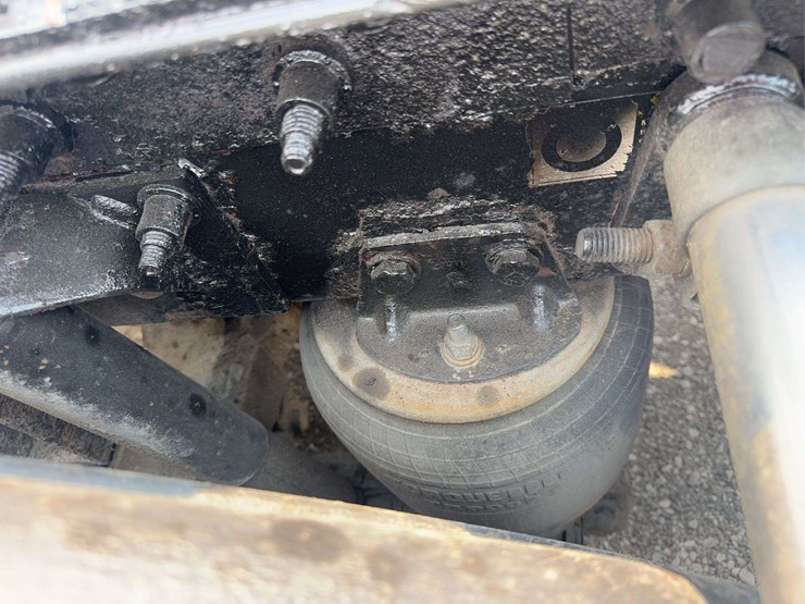 2012-kenworth-t800-image-22