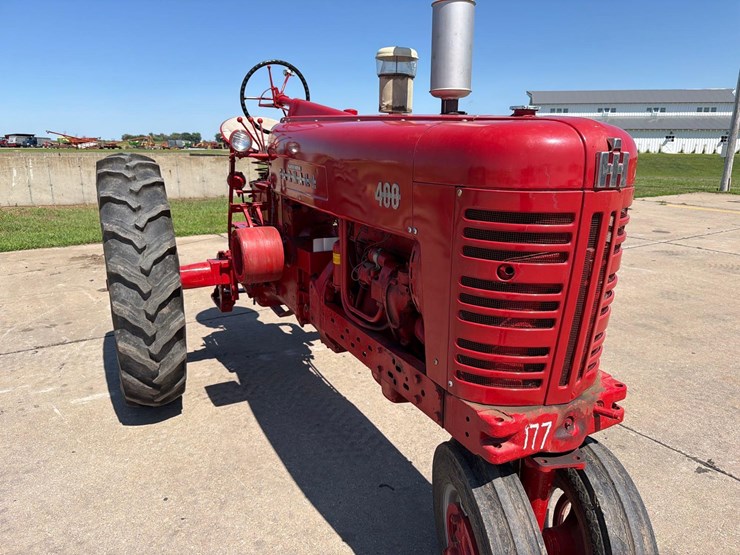 farmall-400-tractor-image-12