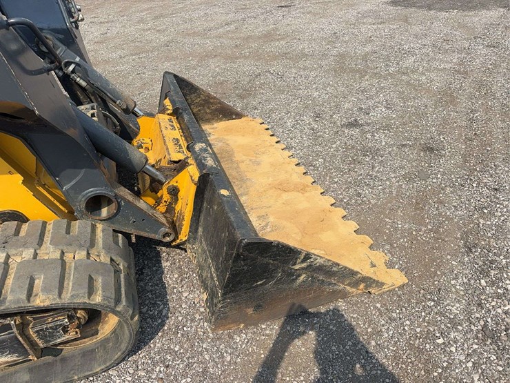 2018-deere-333g-image-5