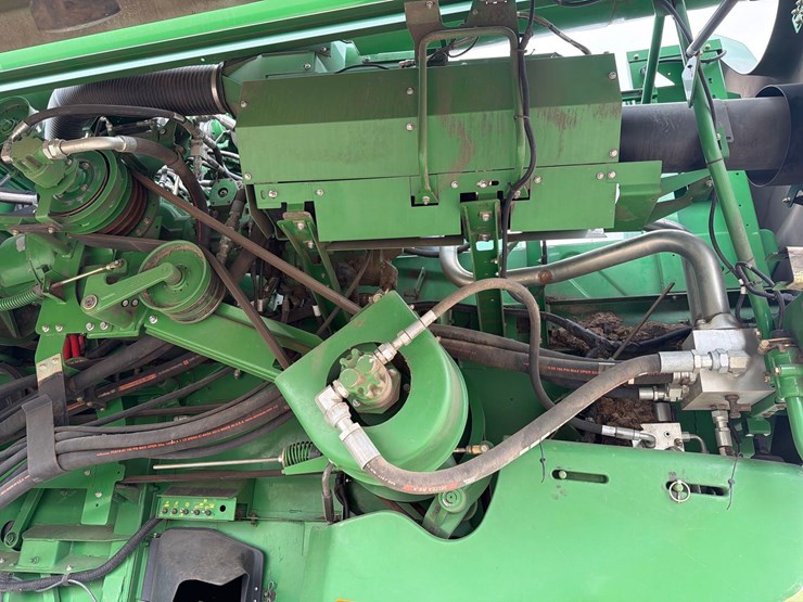 2012-john-deere-s680-image-38