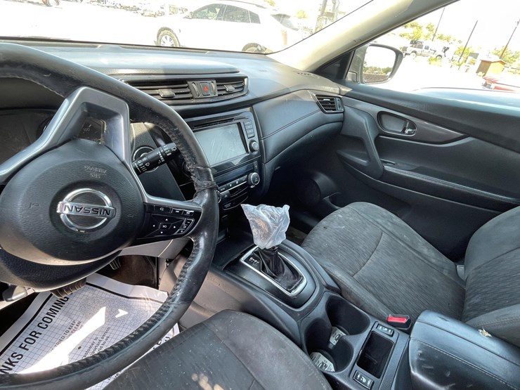 2018-nissan-rogue-image-35