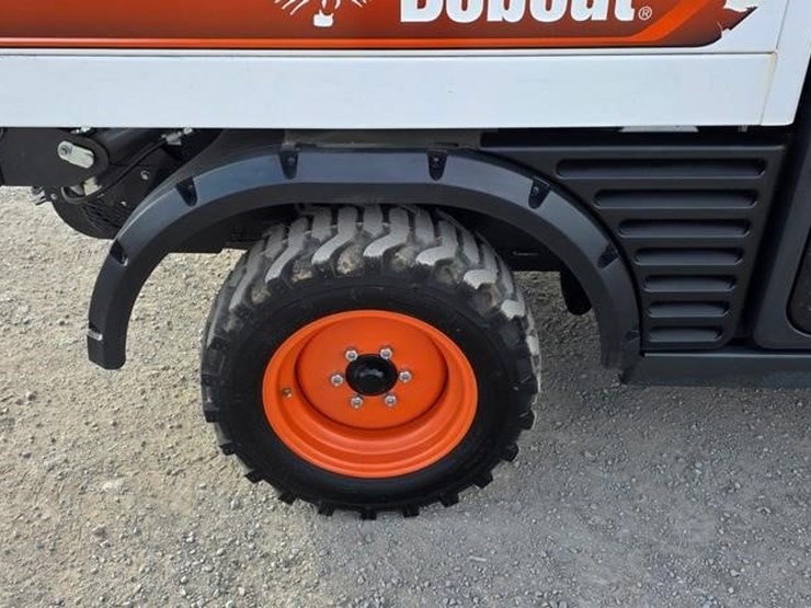 2024-bobcat-toolcat-uw56-image-13