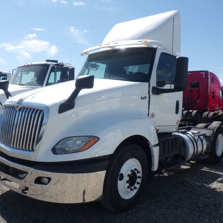 2018 INTERNATIONAL LT