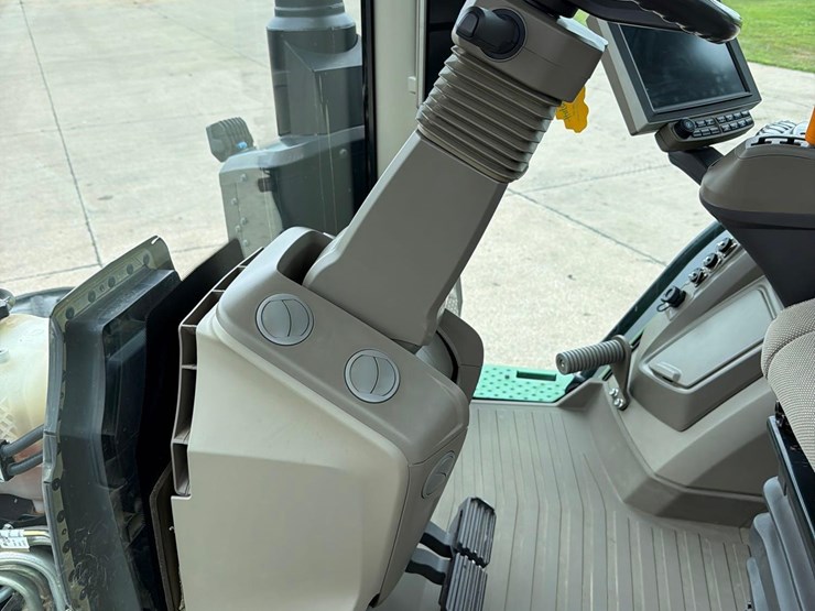 2022-john-deere-8r-280-image-56