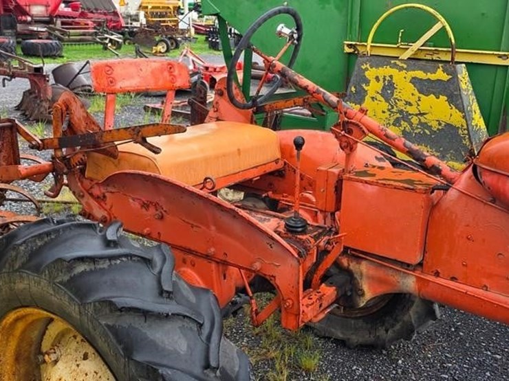 allis-chalmers-ca-tractor-w/cultivators-(runs)-image-8