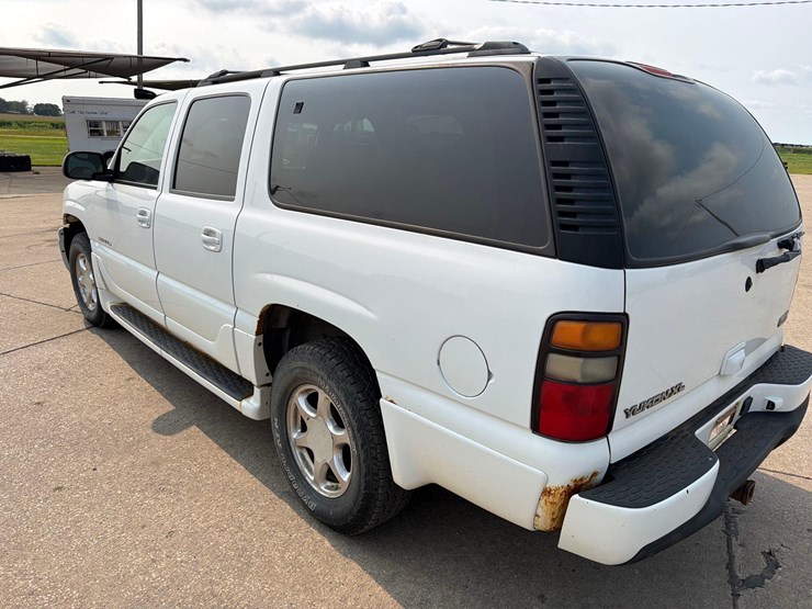 2005-gmc-yukon-denali-image-8