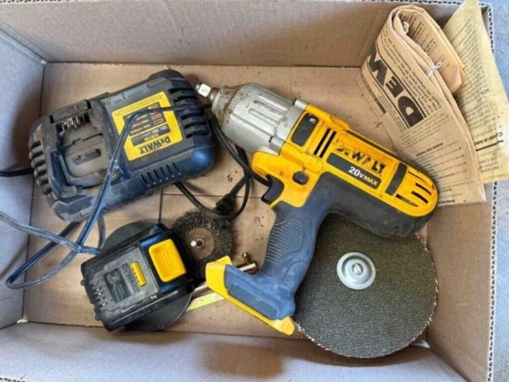 dewalt-1/2"-impact-image-1