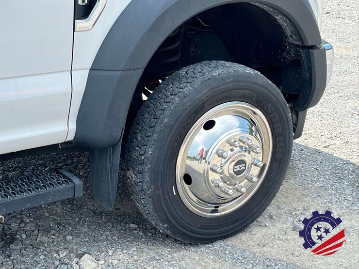 2017-ford-f550-xl-image-10
