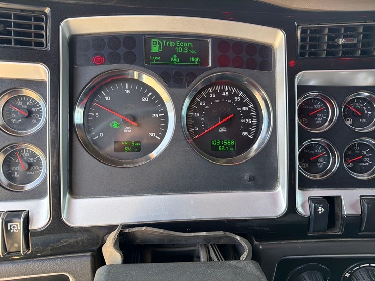 2010-kenworth-t660-image-36
