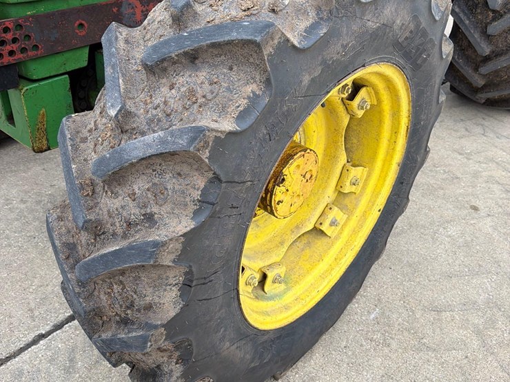 john-deere-3155-image-21