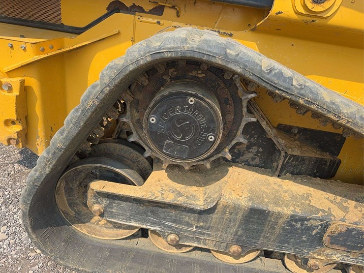 2018-deere-333g-image-24
