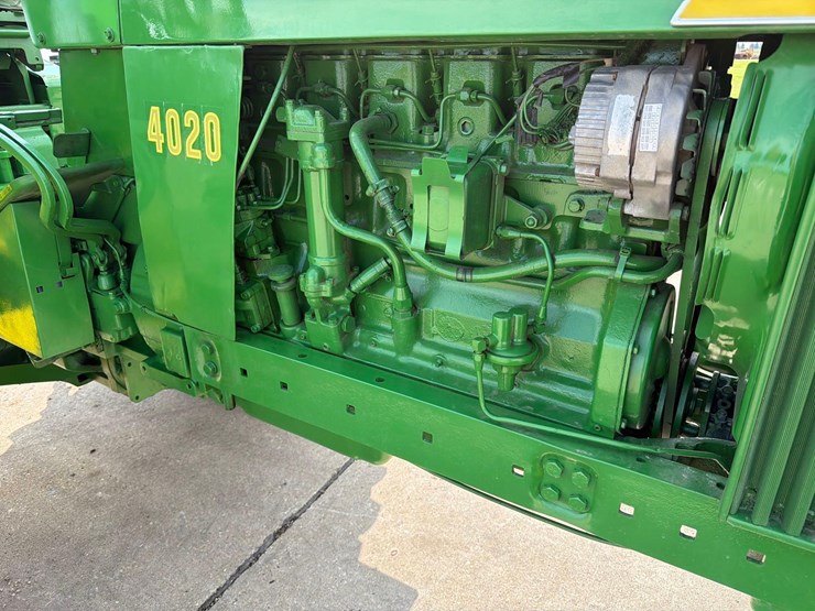 john-deere-4020-image-23