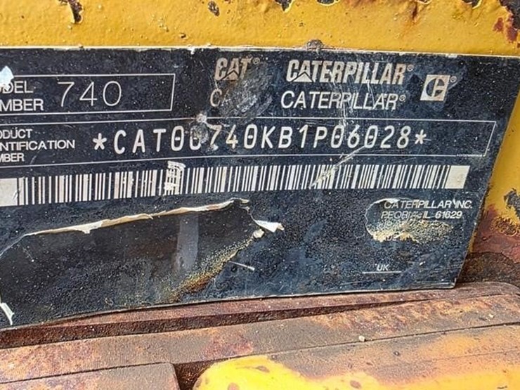 2011-caterpillar-740-image-5
