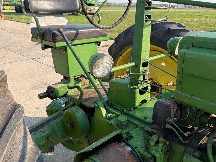 john-deere-b-image-14