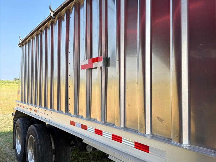 2010-dakota-4100-41ft-semi-grain-trailer-image-29