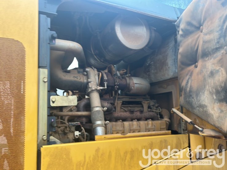 2014-deere-624k-image-61