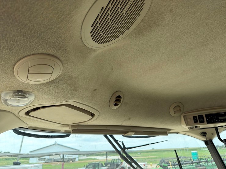 2012-john-deere-s680-image-57