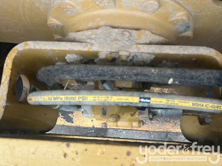 2016-caterpillar-cs56b-image-13